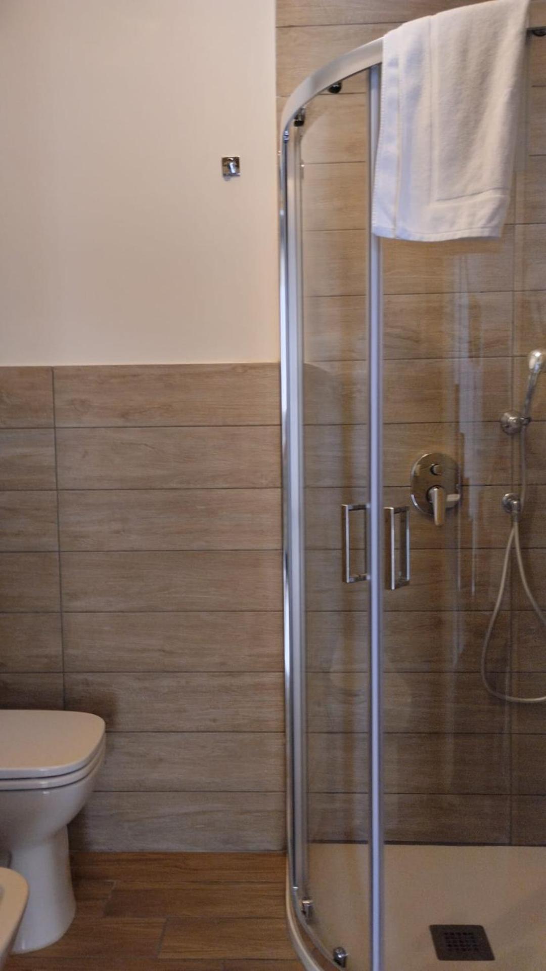 Residence E Appartamenti Cavallerizza ナポリ エクステリア 写真