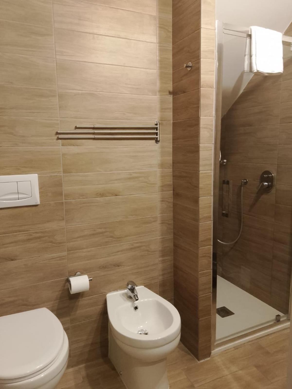 Residence E Appartamenti Cavallerizza ナポリ エクステリア 写真