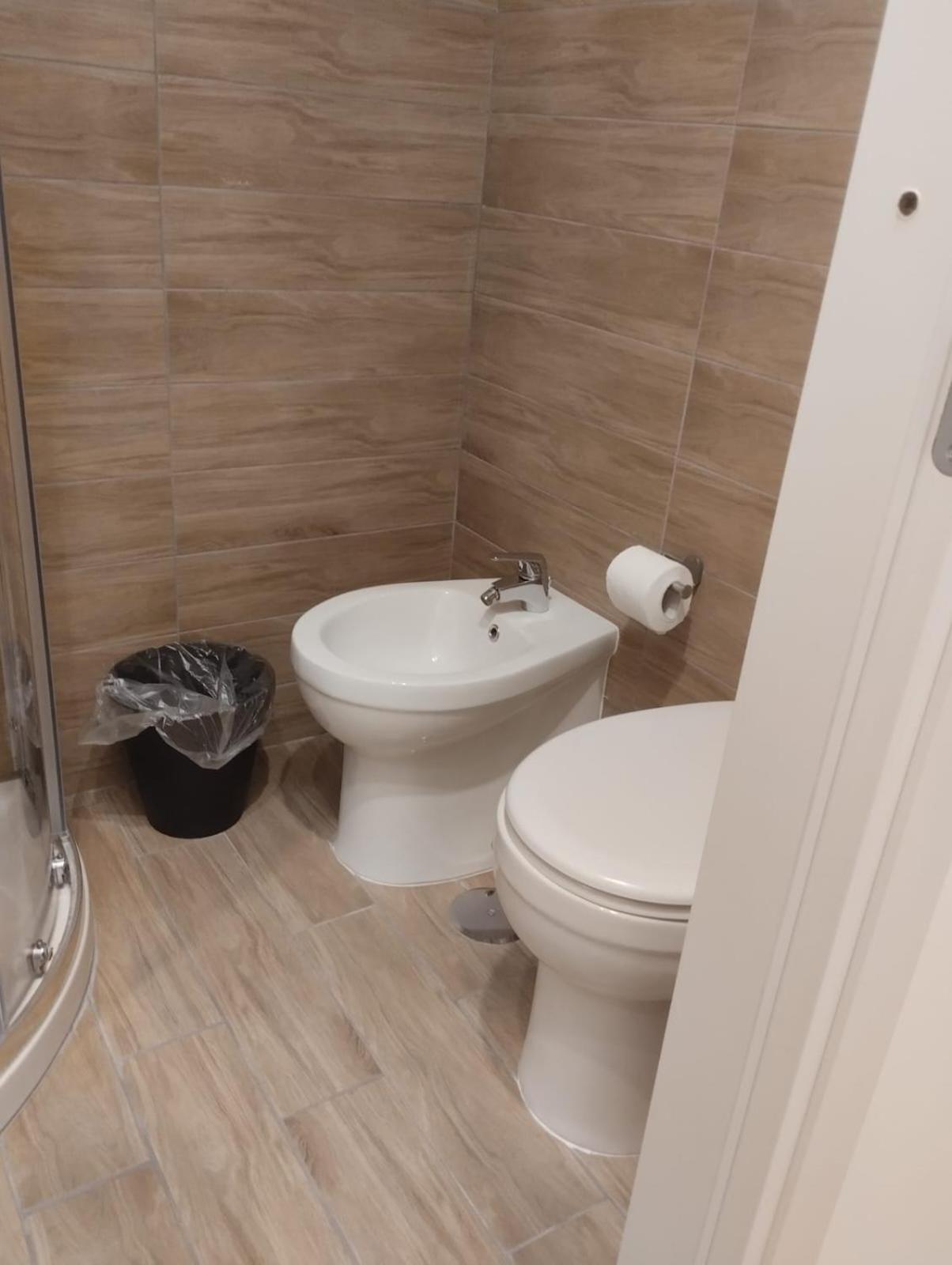 Residence E Appartamenti Cavallerizza ナポリ エクステリア 写真