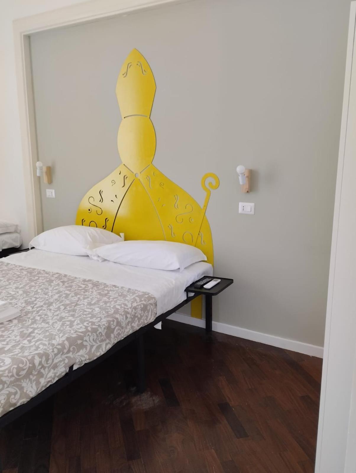 Residence E Appartamenti Cavallerizza ナポリ エクステリア 写真