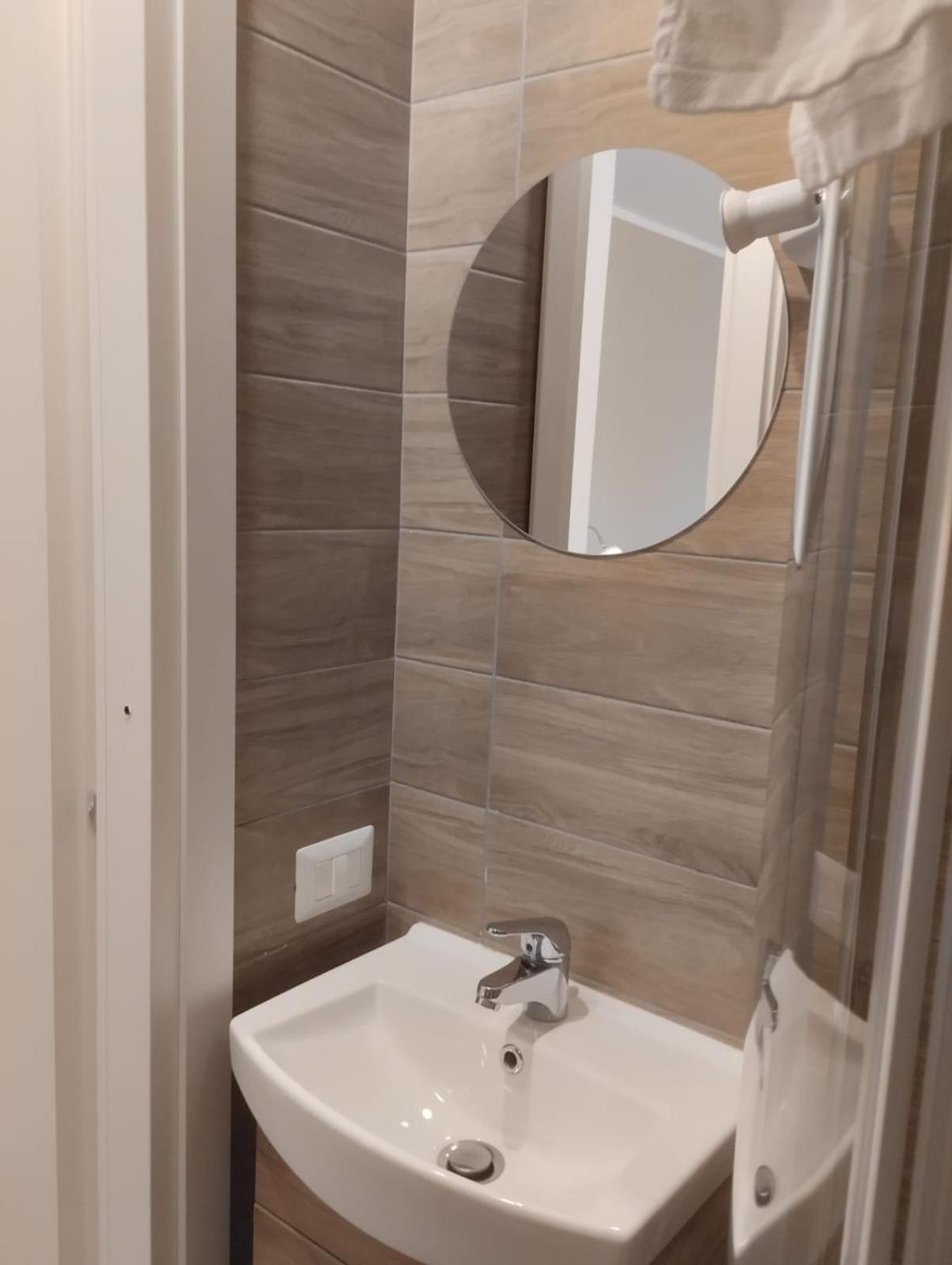 Residence E Appartamenti Cavallerizza ナポリ エクステリア 写真