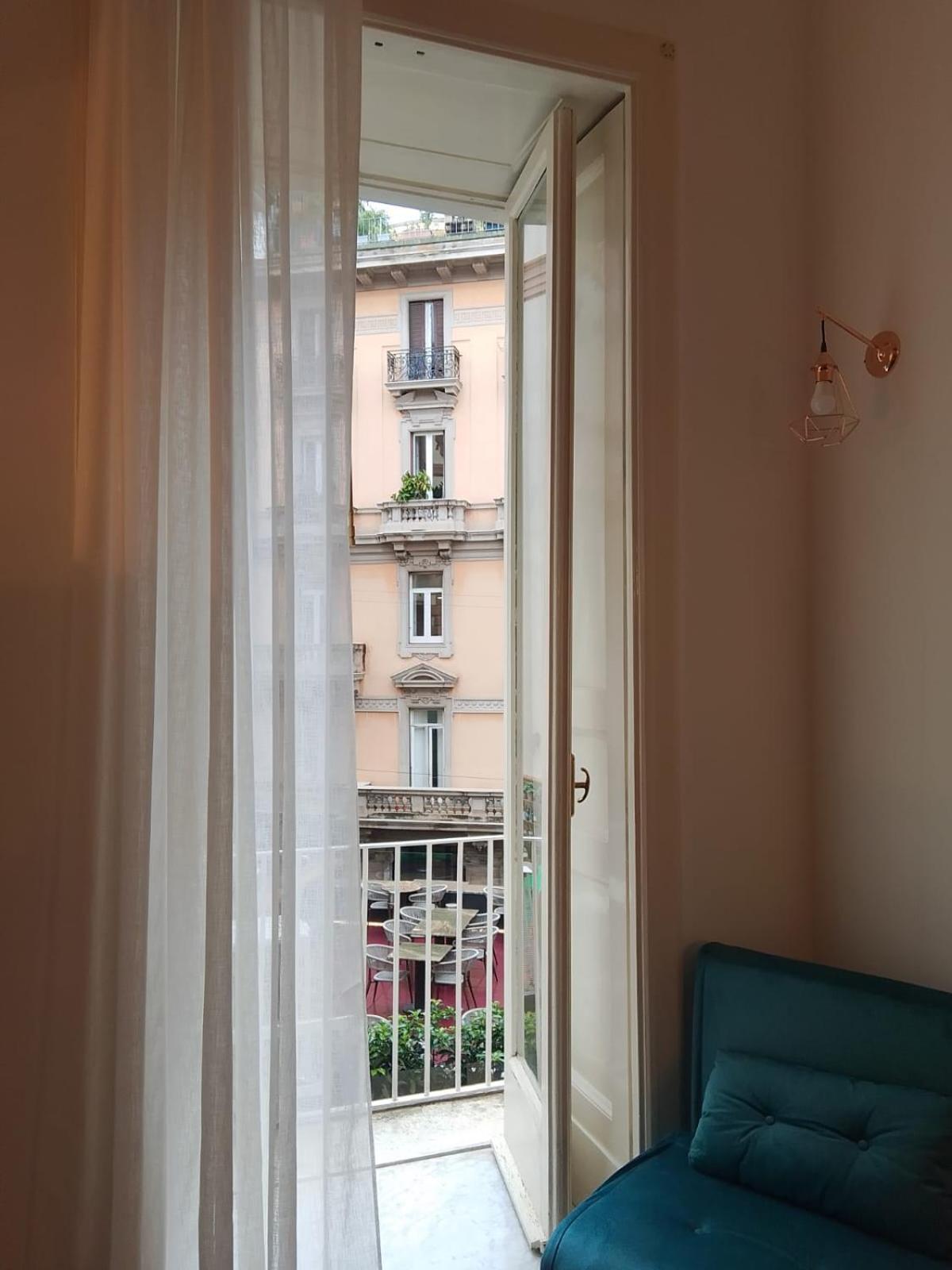 Residence E Appartamenti Cavallerizza ナポリ エクステリア 写真
