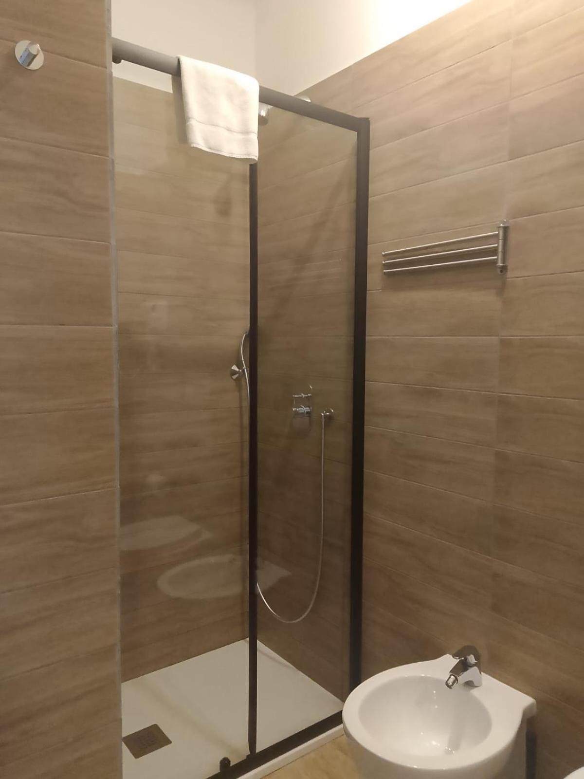 Residence E Appartamenti Cavallerizza ナポリ エクステリア 写真